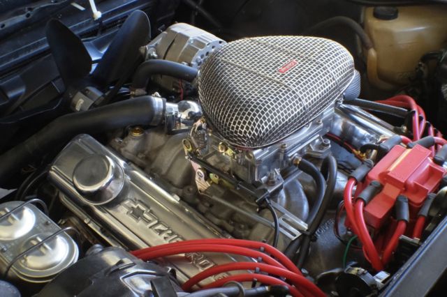 1980 White/Black Chevrolet Corvette Coupe