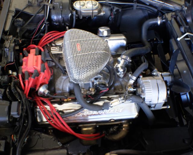 1980 White/Black Chevrolet Corvette Coupe