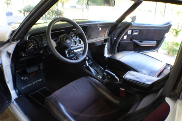 1980 White/Black Chevrolet Corvette Coupe