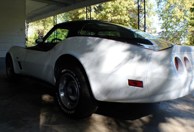 1980 White/Black Chevrolet Corvette Coupe
