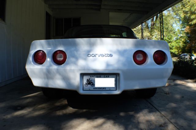 1980 White/Black Chevrolet Corvette Coupe