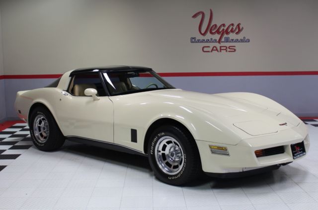 1980 Frost Beige Chevrolet Corvette --