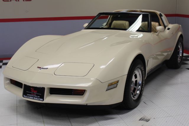 1980 Frost Beige Chevrolet Corvette --