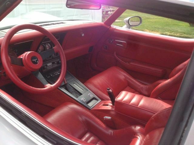 1980 Silver Chevrolet Corvette --