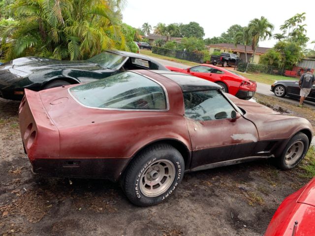 1980 Burgundy Chevrolet Corvette