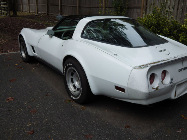 1980 White Chevrolet Corvette