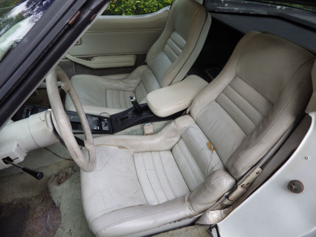 1980 White Chevrolet Corvette