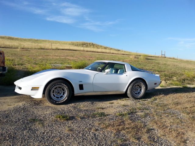 1980 White Chevrolet Corvette Coupe