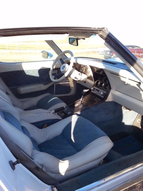 1980 White Chevrolet Corvette Coupe
