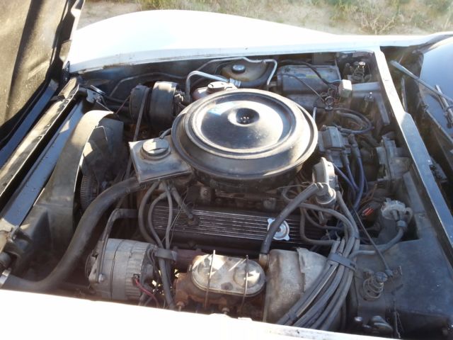 1980 White Chevrolet Corvette Coupe