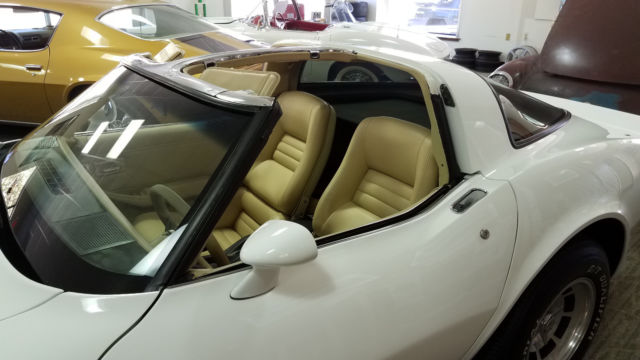 1980 White Chevrolet Corvette Coupe