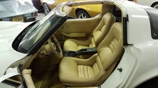 1980 White Chevrolet Corvette Coupe