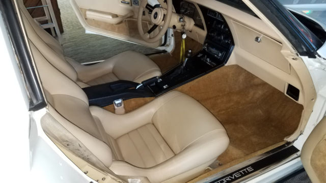 1980 White Chevrolet Corvette Coupe