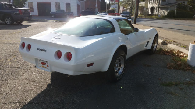 1980 White Chevrolet Corvette Coupe