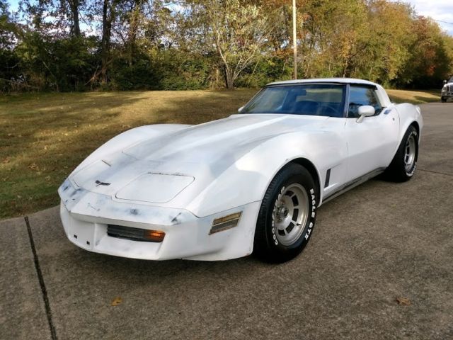 1980 White Chevrolet Corvette Coupe
