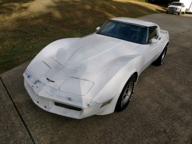 1980 White Chevrolet Corvette Coupe