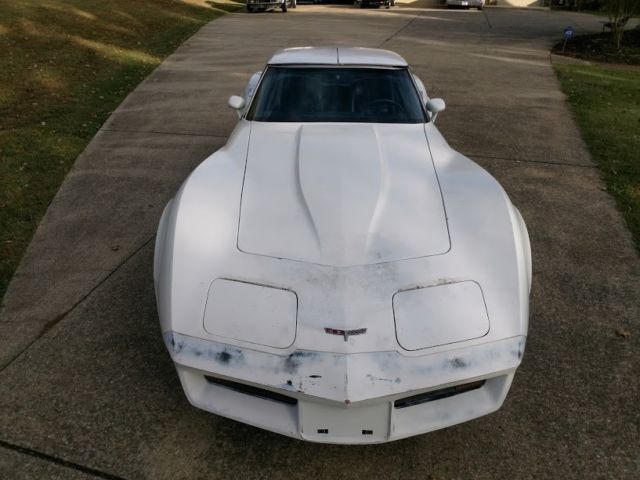 1980 White Chevrolet Corvette Coupe