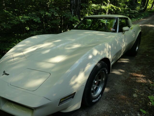 1980 White Chevrolet Corvette T-Top
