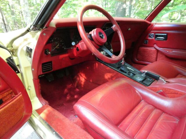 1980 White Chevrolet Corvette T-Top