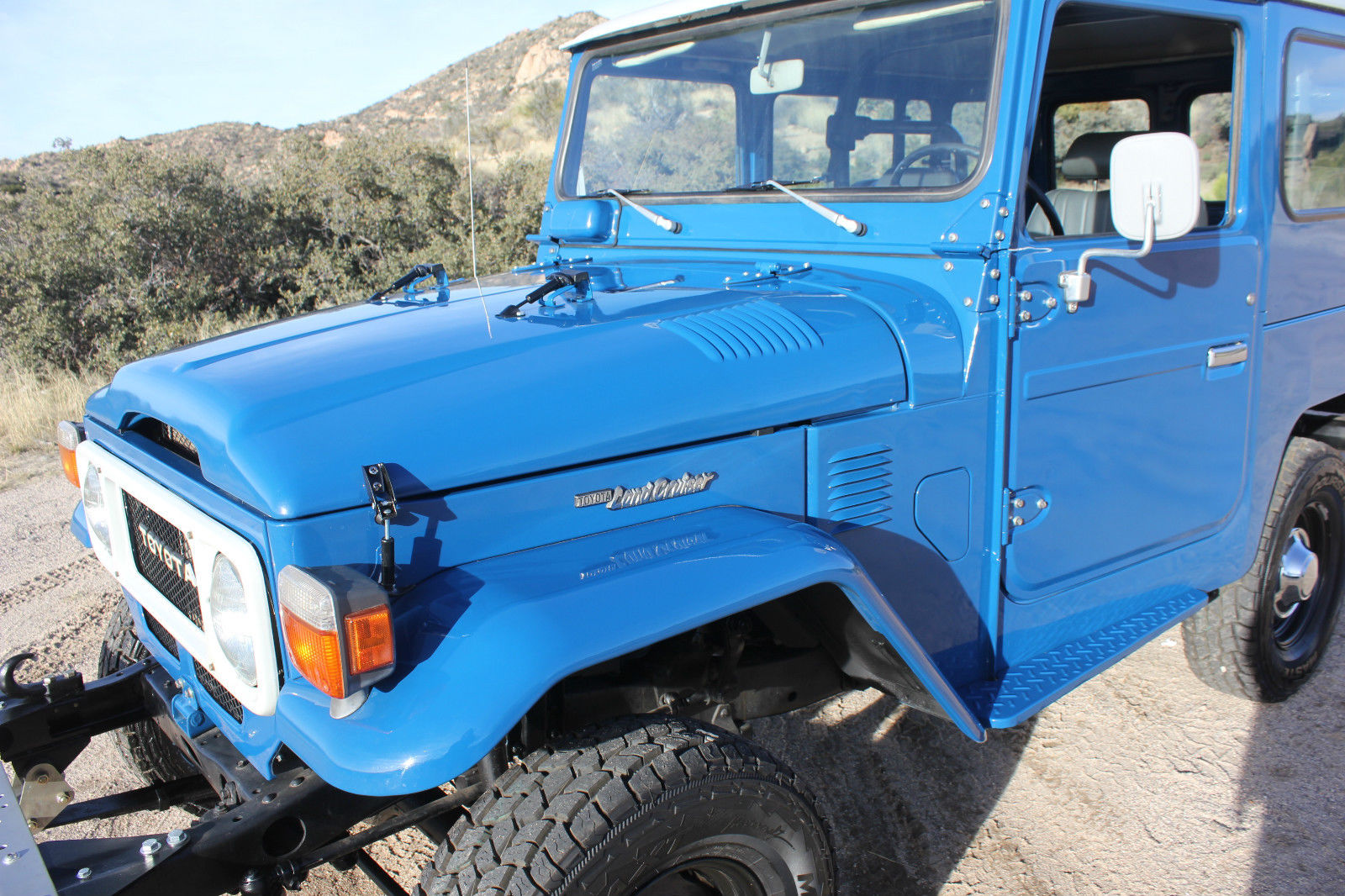 1980 Toyota medium blue Toyota Land Cruiser SUV