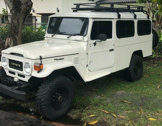 1980 White Toyota FJ Cruiser Troop Carrier