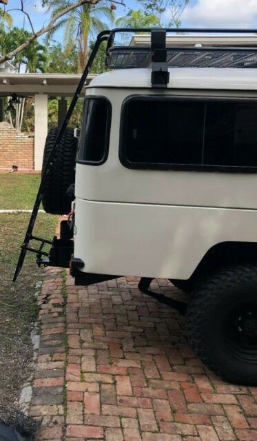 1980 White Toyota FJ Cruiser Troop Carrier
