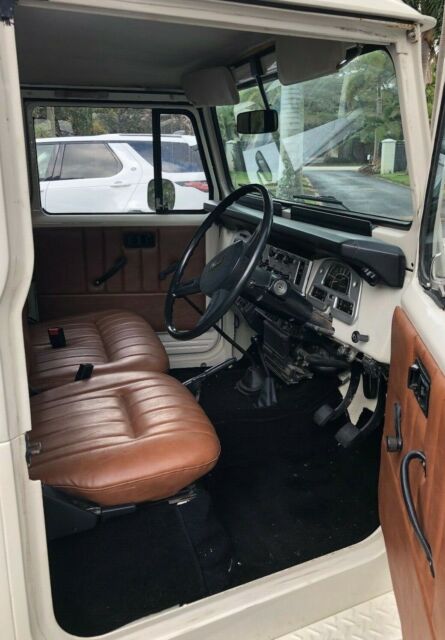 1980 White Toyota FJ Cruiser Troop Carrier