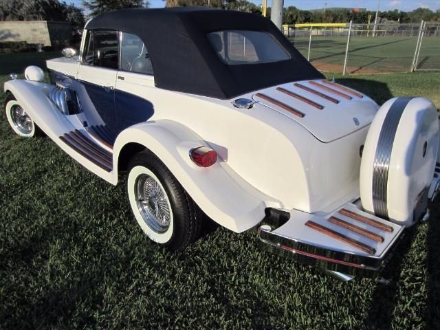 1980 White Ford Clenet --