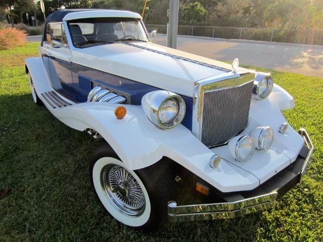 1980 White Ford Clenet --