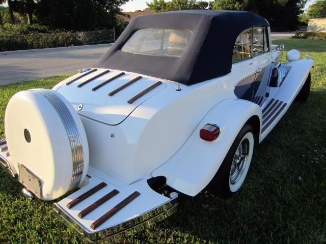 1980 White Ford Clenet --