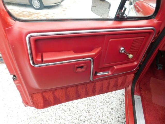 1980 Red/White Ford F-100 Standard Cab Pickup