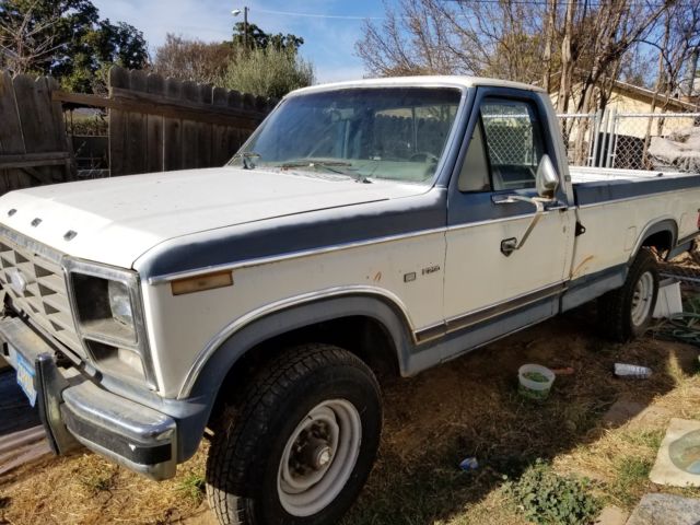 1980 Blue-White Ford F-250 Pickup