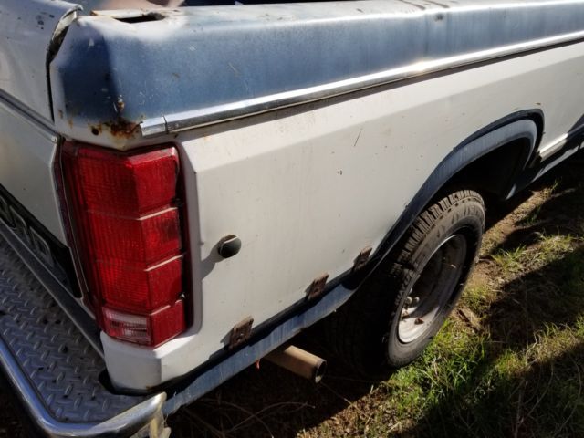 1980 Blue-White Ford F-250 Pickup