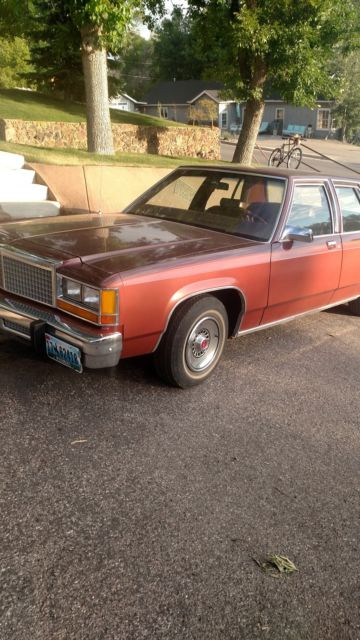 1980 Burgundy Ford Crown Victoria Sedan
