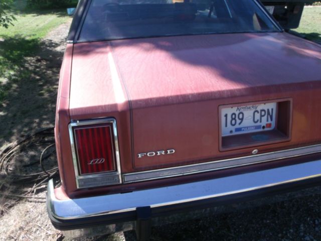 1980 Ford Crown Victoria Sedan