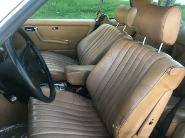 1980 Cream Mercedes-Benz 300-Series Coupe