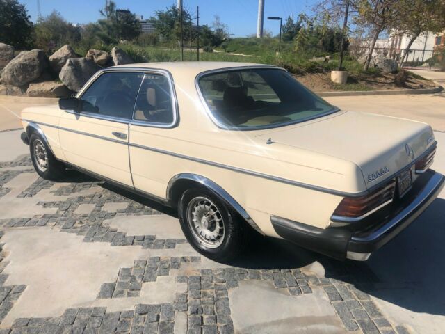 1980 Cream Mercedes-Benz 300-Series Coupe