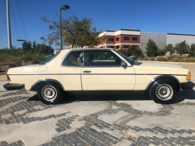 1980 Cream Mercedes-Benz 300-Series Coupe