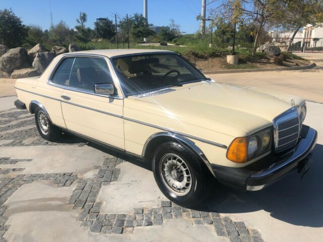 1980 Cream Mercedes-Benz 300-Series Coupe