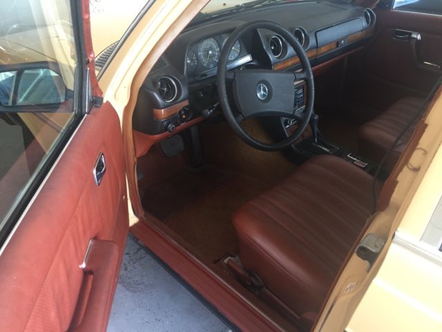 1980 CREAM Mercedes-Benz 300-Series sedan