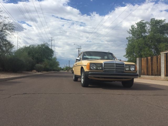 1980 CREAM Mercedes-Benz 300-Series sedan