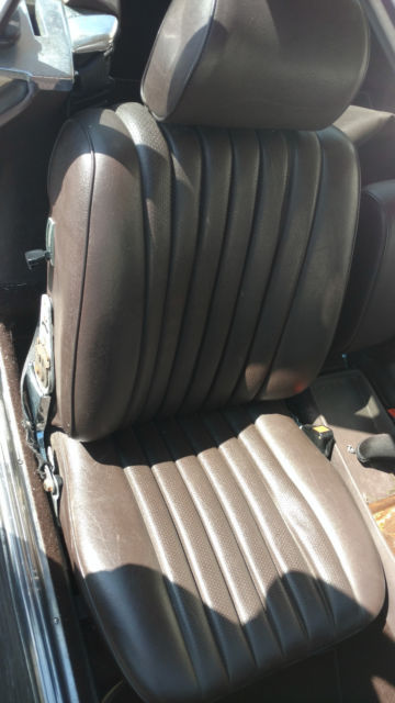 1980 Cream Mercedes-Benz SL-Class