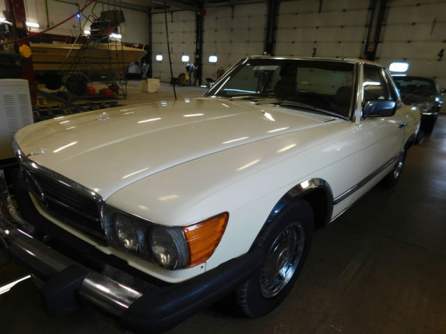 1980 Yellow Mercedes-Benz 400-Series Coupe