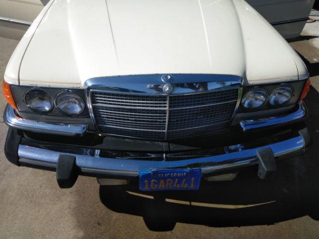 1980 Tan Mercedes-Benz 300-Series 4 door