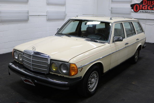 1980 Yellow Mercedes-Benz 300 TD --
