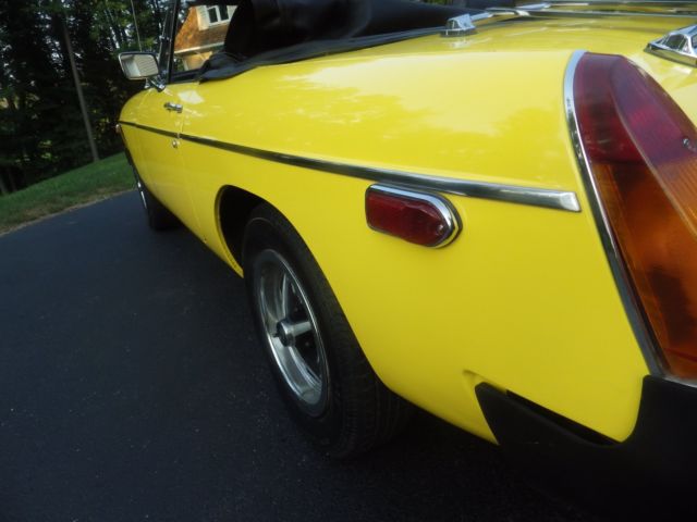 1980 Yellow MG MGB Convertible
