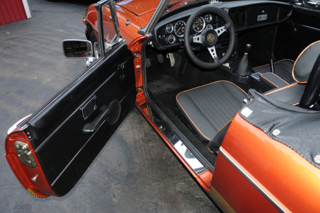 1980 Bronze Metalic MG MGB Convertible