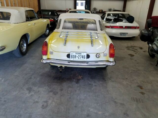1980 Yellow MG MGB Convertible