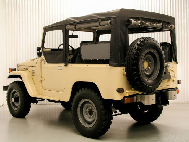 1980 Matte Cream Toyota Land Cruiser