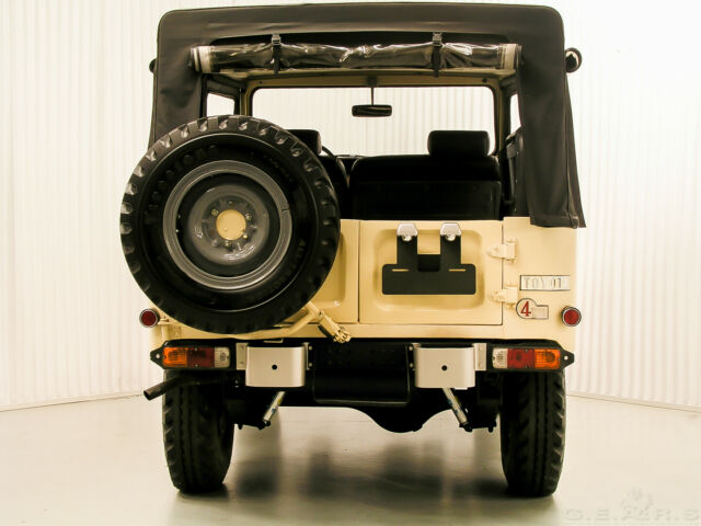 1980 Matte Cream Toyota Land Cruiser